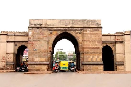 Teen Darwaza - Iconic Royal Gates
